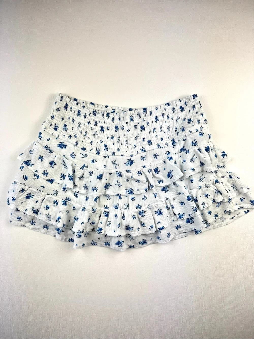 Forever 21 White Ruffle Tiered Mini Skirt Blue Floral Print Built in Shorts M